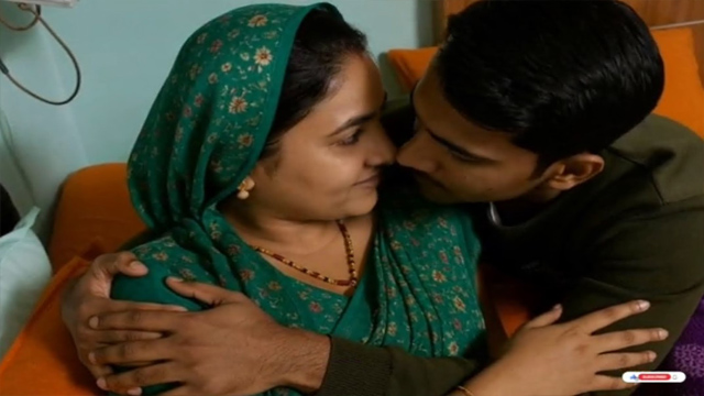Desi Aunty Bed Romanse – Kiss And Fucking Leaked Mms Video
